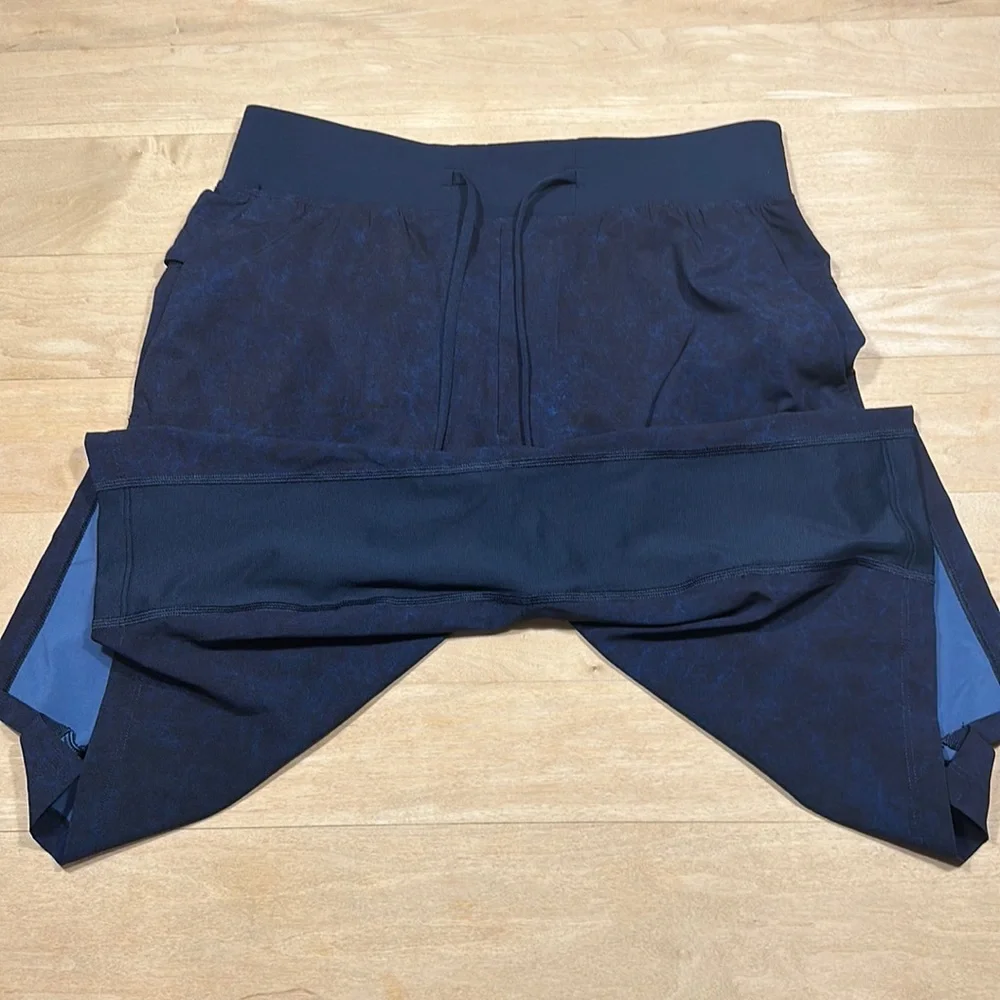 Lululemon T.H.E. Short Linerless 9” Sz S